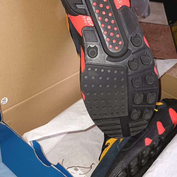 Adidas Boost ZX 22 - Picture 2 of 4